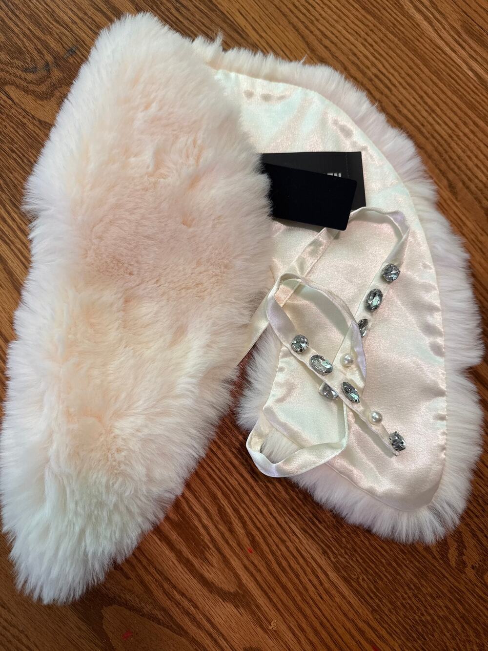 Steve Madden Faux Fur White Collar- One Size